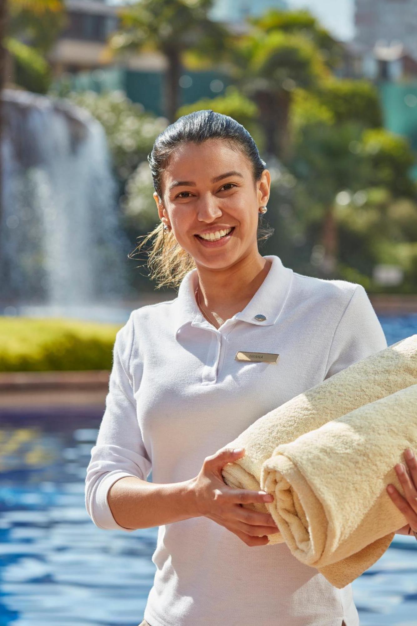 Mandarin Oriental, Santiago Hotell Eksteriør bilde A Disney cast member at Walt Disney World