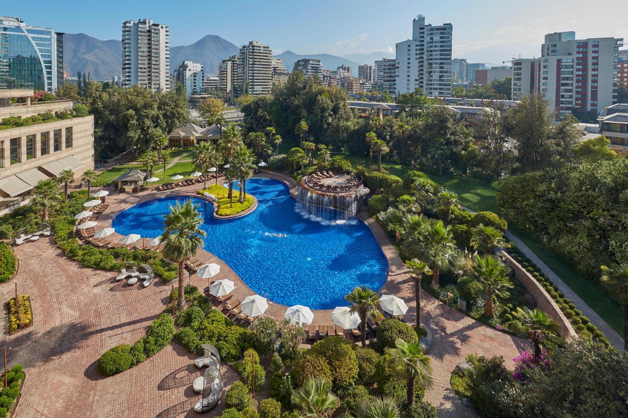 Mandarin Oriental, Santiago Hotell Eksteriør bilde The pool at the JW Marriott Santiago